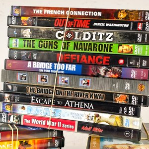Treinta y tres películas en DVD, surtidas, en estuche - imagen 3