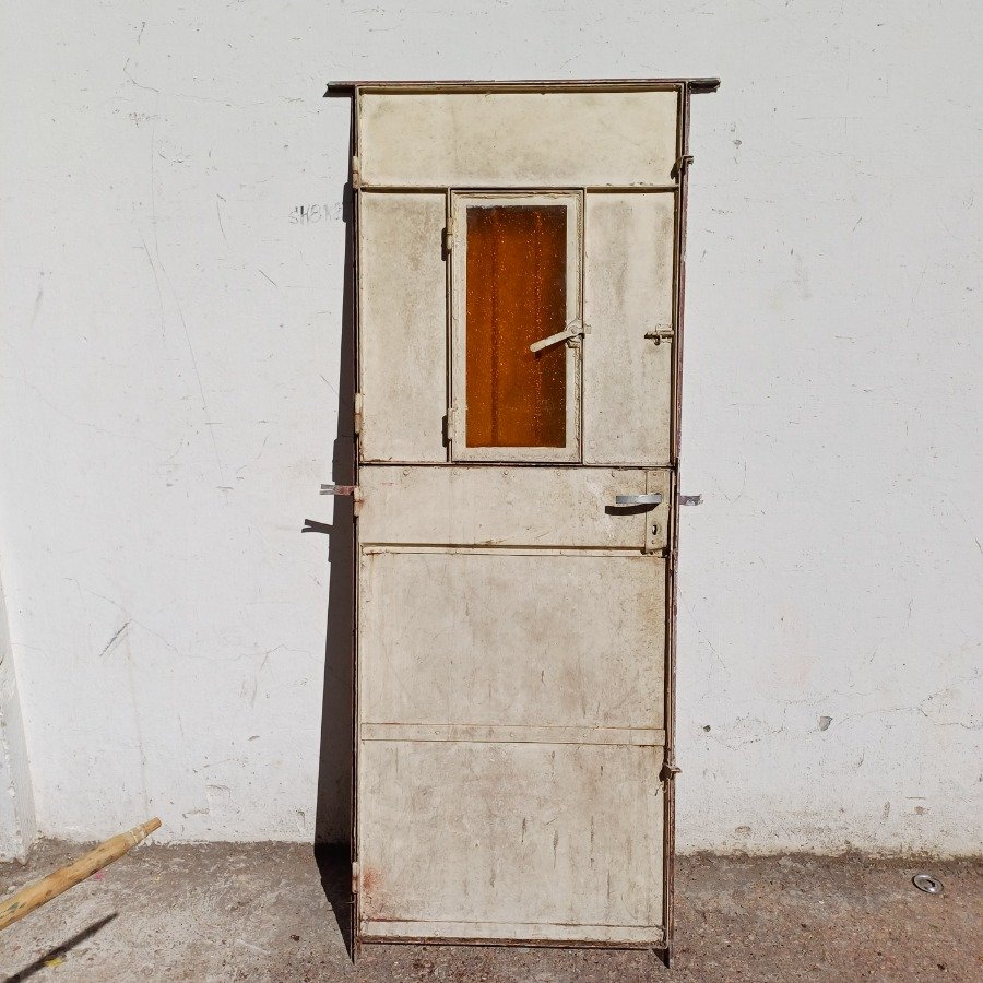 Puerta de hierro con marco, excelente estado - imagen 5