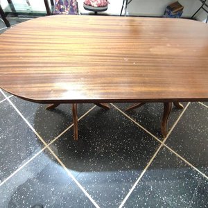 Mesa Oval de Madera Maciza Petiribí para 6 Personas - imagen 1