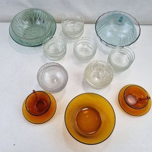 Lote de 28 Piezas de Cristalería Surtida: Copas, Bowls, Tazas y Fuentes - imagen 3