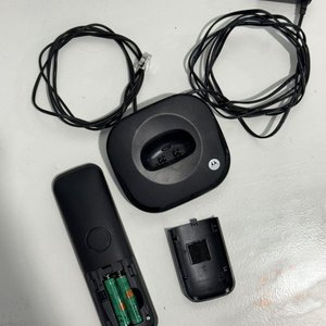 Teléfono Inalámbrico Motorola con Base y Cargador - imagen 12