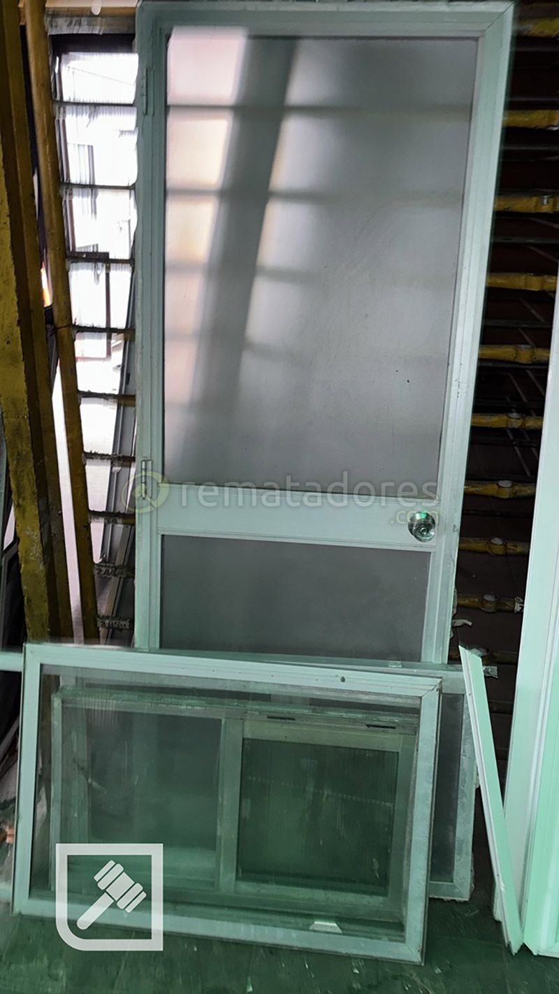 Marco de Puerta y Ventana de Aluminio con Vidrio