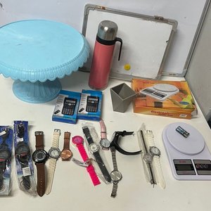Lote de Relojes, Termo, Balanza de Cocina, Plato para Torta y Más - imagen 1