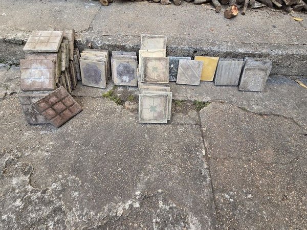 Lote de Baldosas Variadas para Construcción o Decoración