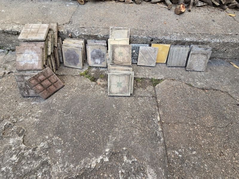 Lote de Baldosas Variadas para Construcción o Decoración