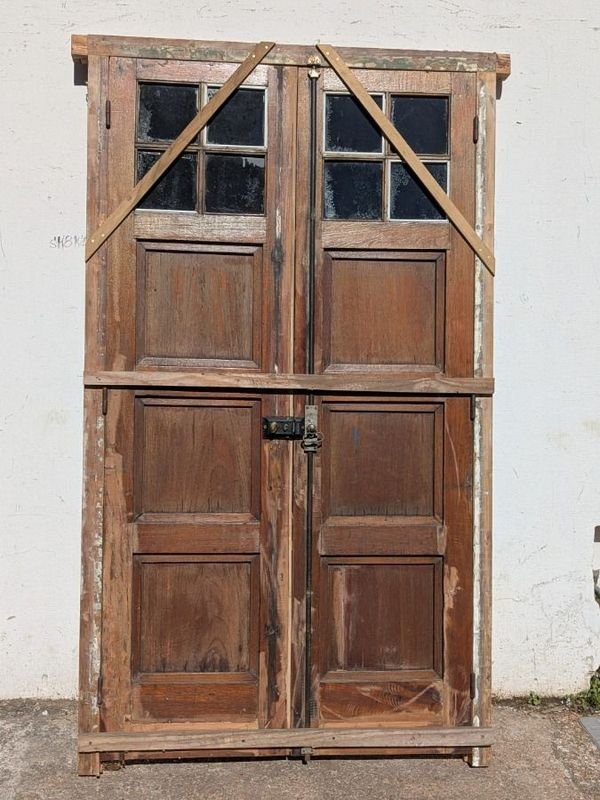 Puerta doble en cedro con marco de pinotea - imagen 6