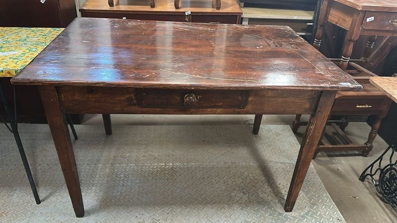 Mesa de madera rectangular con cajón - imagen 2