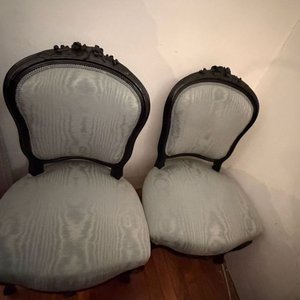Lote anterior: Par de Sillas Victorianas Estilo Luis XV con Tapizado Jacquard