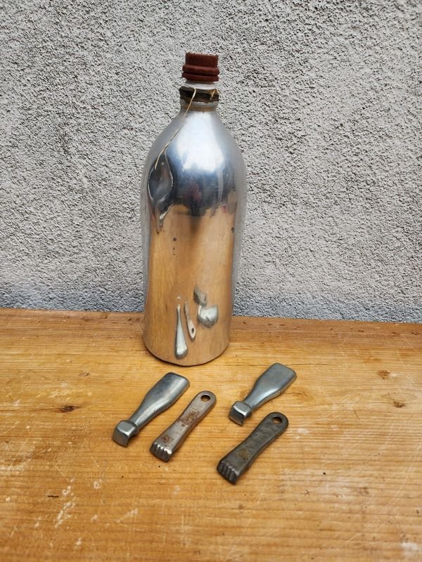 Lote de Destapadores y Porrón de Aluminio de Colección