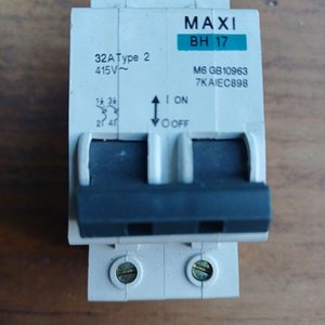 Lote de 6 Llaves Termomagnéticas Bipolares Maxi BH 17 - imagen 3