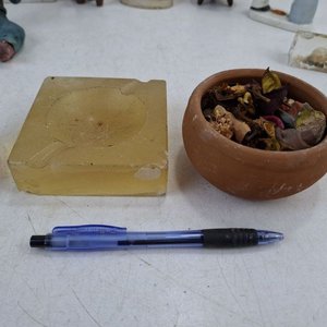 Lote de Adornos: Figuras, Abanicos, Bombonera y Calendario - imagen 12