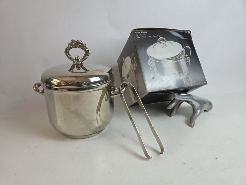 Lote anterior: Fina Hielera de Platina en su Caja Original
