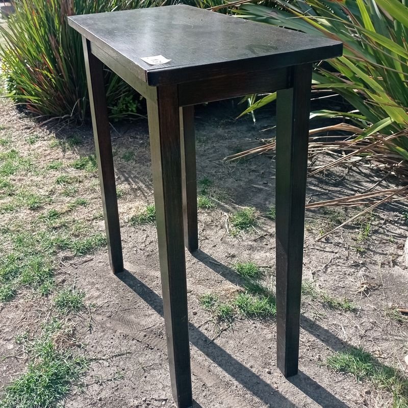 Mesa de madera en buen estado - imagen 2