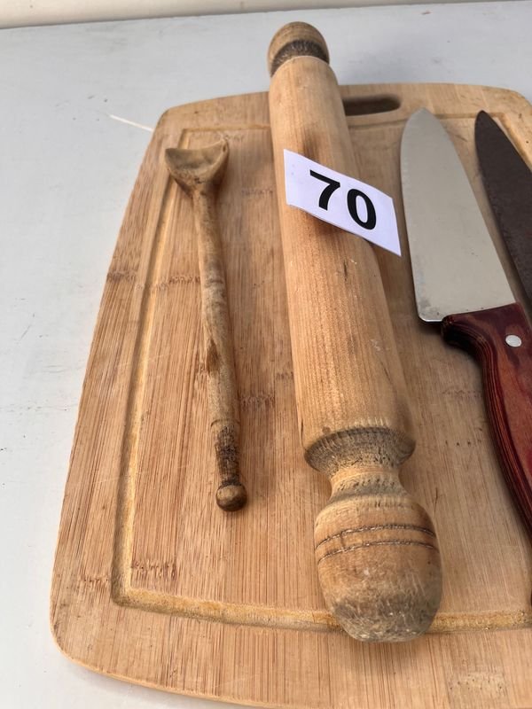 Conjunto de cuchillos y tabla de cortar de madera - imagen 2