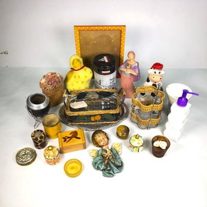 Lote siguiente: Lote Variado: Mate, Lata, Canastos, Figuras y Adornos Decorativos