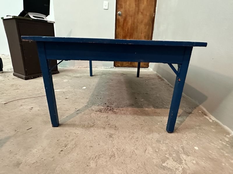 MESA DE TALLER DE INFANTES - Venta en remate - imagen 4