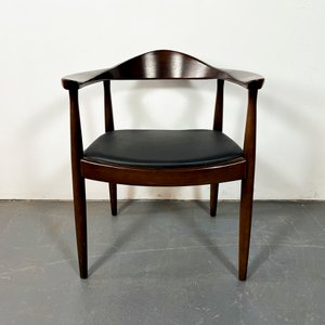 Lote siguiente: Sillón Danés Madera Marrón Tapizado Negro Respaldo Curvo