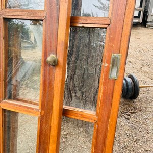Ventana Antigua de Madera con Dos Hojas y Vidrios - imagen 2