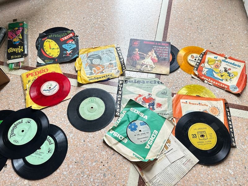 Lote siguiente: Discos vinilos infantiles