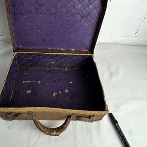 Valija Antigua de Viaje Marrón con Detalles de Cuero - imagen 4