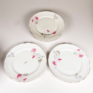 Siete Platos Llanos de Porcelana Alemana KPM con Decoración Floral - imagen 2