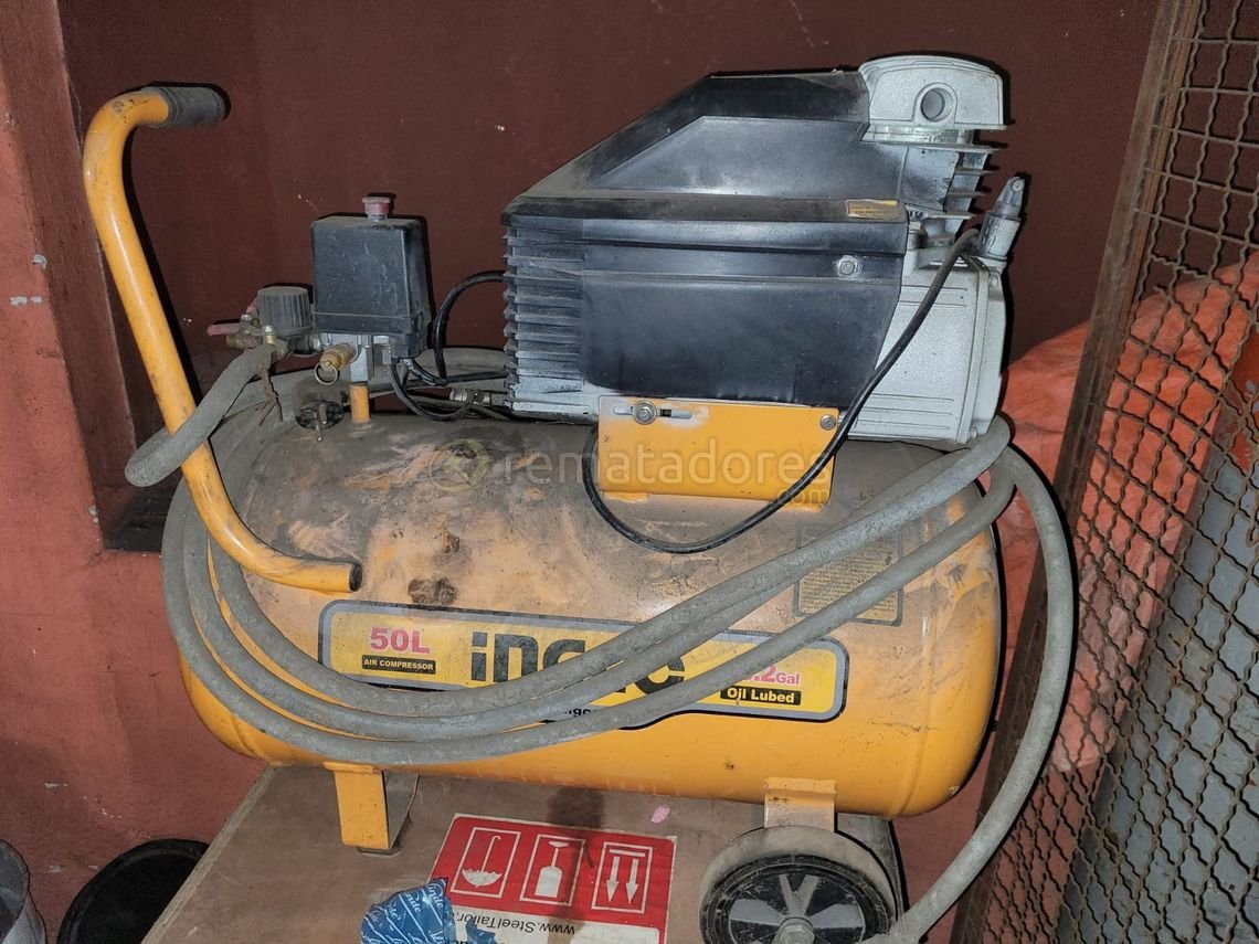 Compresor de Aire Ingco 50L con Manguera y Ruedas