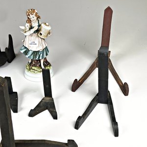 Figura de Porcelana Dama con Ave y 8 Soportes de Madera - imagen 4
