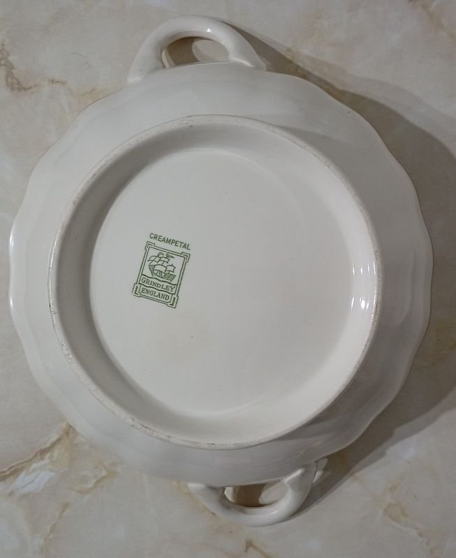 Porcelana INGLESA CREAMPETAL GRINDLEY - Guisera (grande) con diseño ornamentado - imagen 5
