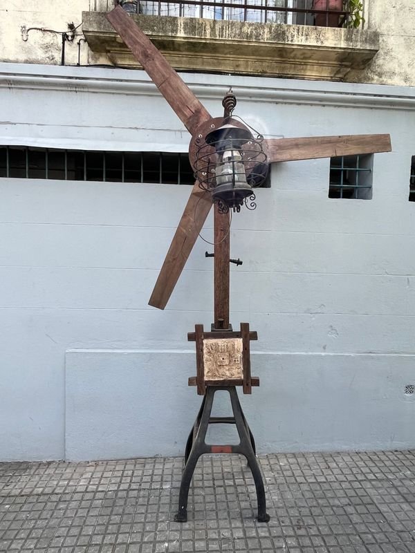 Farol Rústico de Madera y Hierro Fundido con Aspas - imagen 1