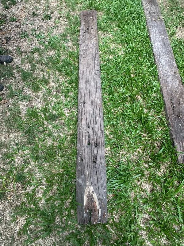 Madera dura para construcción en buen estado - imagen 1