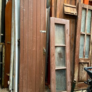 Lote de 3 piezas: Puerta de madera lambriz y 2 ventanas con postigos - imagen 2