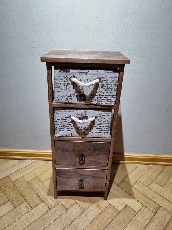Cajonera Angosta Estilo Escalera con Canastos Estampados