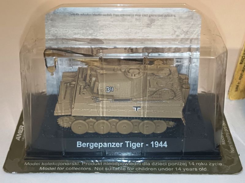 Modelos de tanques Bergepanzer Tiger y Cromwell Mk.IV en escala 1:72 - imagen 2