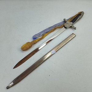 Antigua Daga Policía Nacional con Mango y Gavilán Decorados, Tahalí Dorado y Vaina - imagen 1