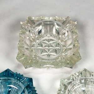 Tres Ceniceros de Vidrio Vintage con Detalles Labrados - imagen 5
