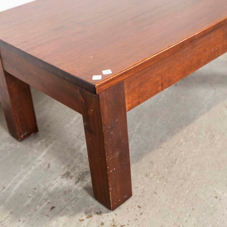 Mesa de living en madera con detalles en el lustre - imagen 3