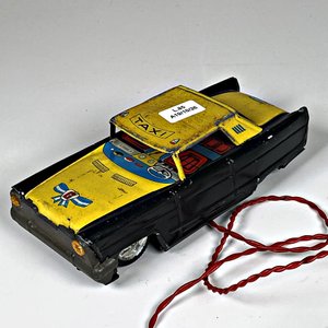 Auto de Chapa a Control Remoto Taxi Antiguo - imagen 3