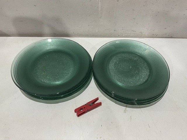 Lote siguiente: Platos verdes para mesa