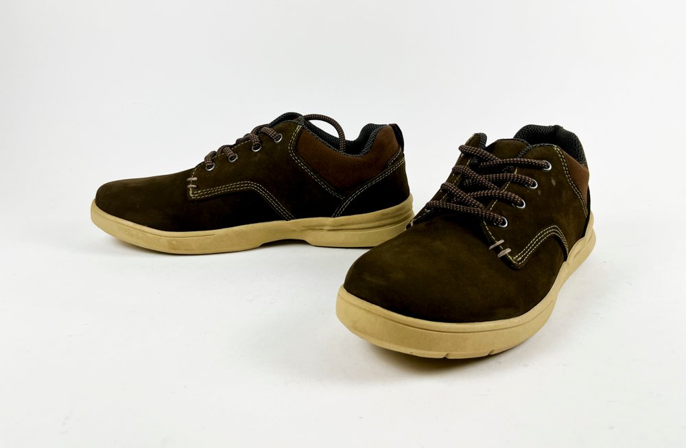 Lote siguiente: Zapatillas Zenit de color Babacu, tamaño 39