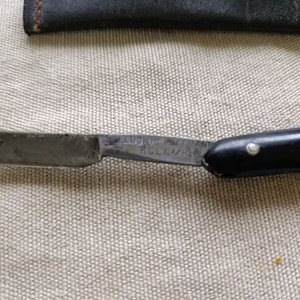 Antigua Navaja de Barbero Alemana con Estuche de Cuero - imagen 4
