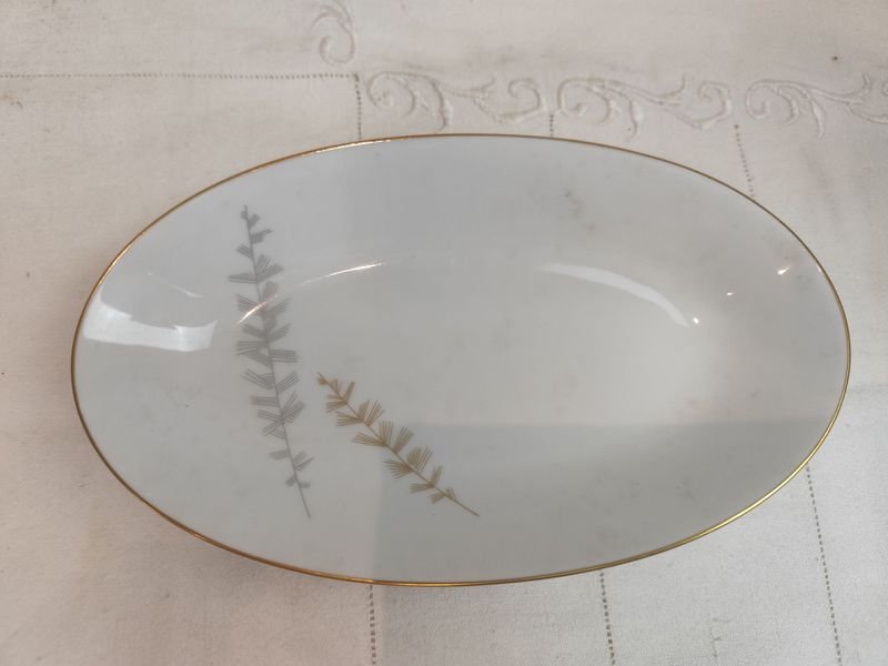 Platos de porcelana HUTSCHENREUTHER con diseño dorado - imagen 3