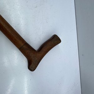 Bastón de Madera Clásico con Empuñadura Curva - imagen 8