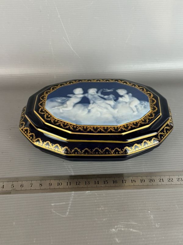 Bombonera o Joyero de Porcelana Limoges Firmada Camille Tharaud (Años 30)