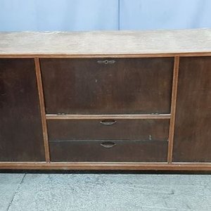 Lote anterior: Bargueno Enchapado con 4 Puertas, 1 Puerta Bar y 2 Cajones