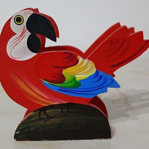 Porta-servilletas Decorativo de Madera Pintado a Mano con Forma de Guacamayo Rojo - imagen 1