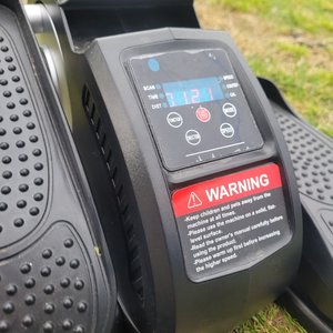 Bicicleta Elíptica Portátil Negra con Pantalla Digital y Pedales Antideslizantes - imagen 4