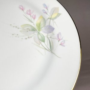 Seis Platos Llanos de Porcelana Bavaria con Decorado Floral y Borde Dorado - imagen 3