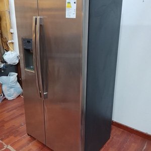 Heladera GE Doble Puerta Acero Inoxidable con Dispensador - imagen 3