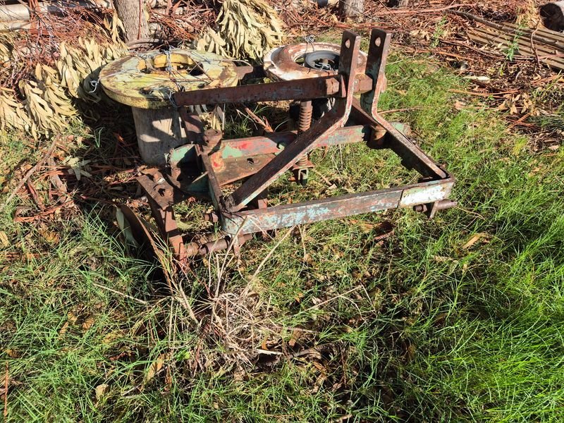 Implemento Agrícola Ensurcador con Tiro para 3 Puntos y 2 Pesas - imagen 6