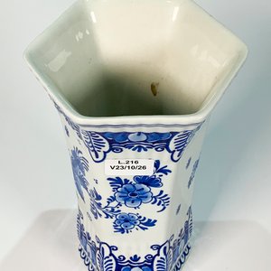 Florero Holandés de Cerámica Blanca con Decoración Floral Azul - Sellado - imagen 3
